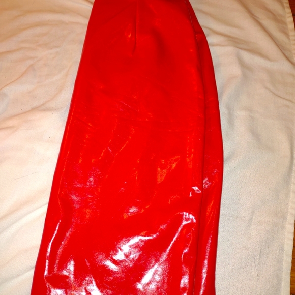 RED PATENT LEATHER SKIRT SIZE SMALL - Picture 5 of 5
